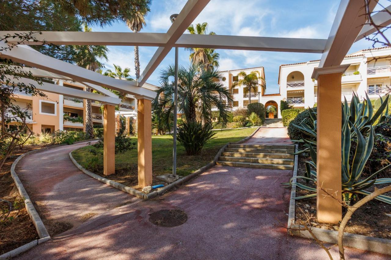 La Rascasse De Vacances Giens Hyeres Exterior photo